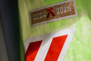 马卡：西甲引入联赛冠军标识，印在卫冕冠军巴萨的球衣右袖处