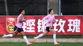 开云app下载-女足最后一练延后半小时 明日转战珀斯无训练